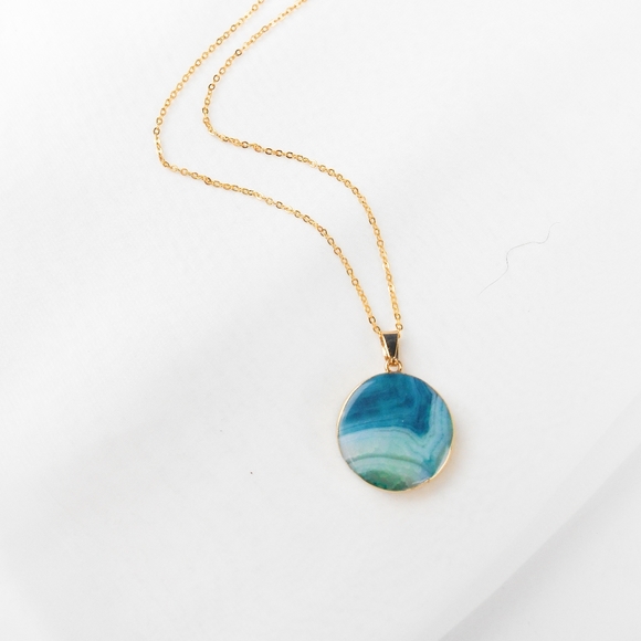New Ambery Agate Round Necklace - Picture 6 of 8